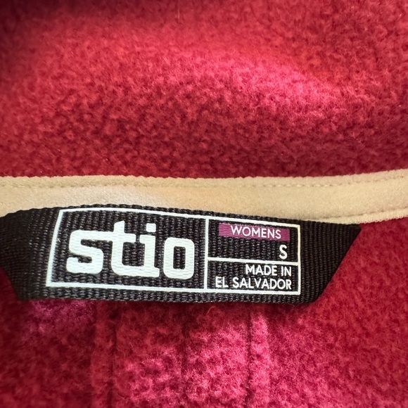 Stio Raspberry Fleece Top - Picture 3 of 5